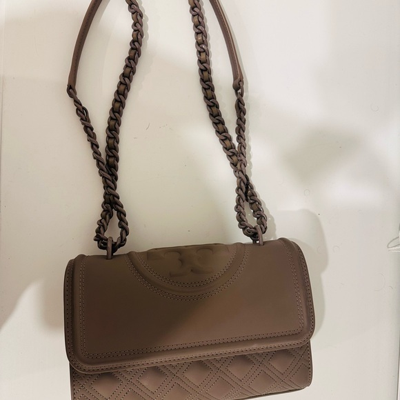 Tory Burch Taupe Quilted Shoulder Bag with adjustable bag to make it crossbody - Picture 2 of 2